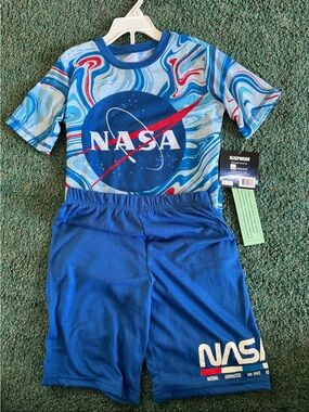 NWT Kids Size 6/7 short sleeve flame resistant NASA Blue & Red Pajama Set